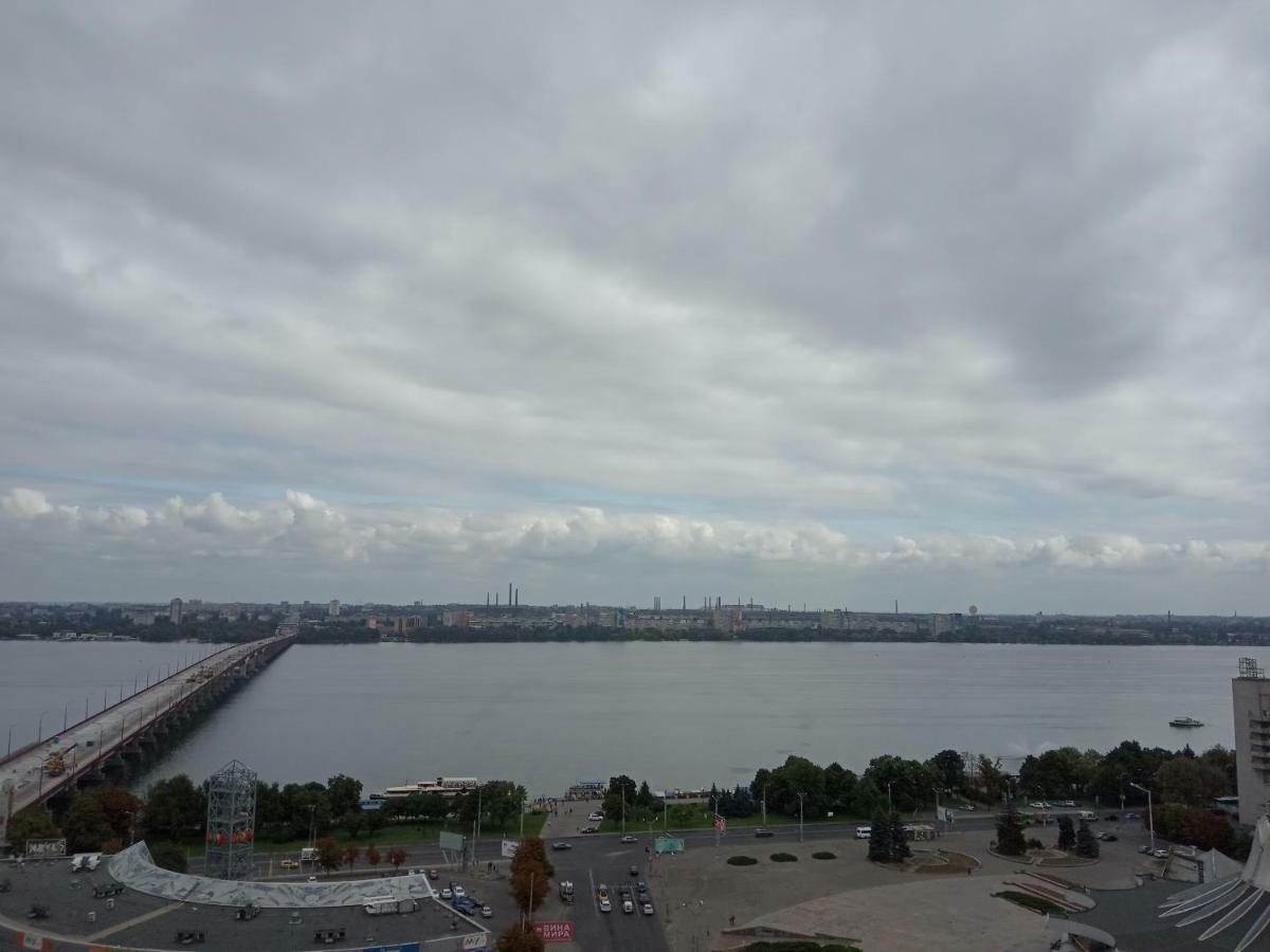Most City Riverview Dnipro Esterno foto